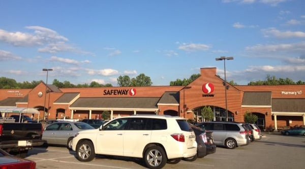 Safeway Store Front Picture at 80 W Dares Beach Rd in Prince Frederick MD