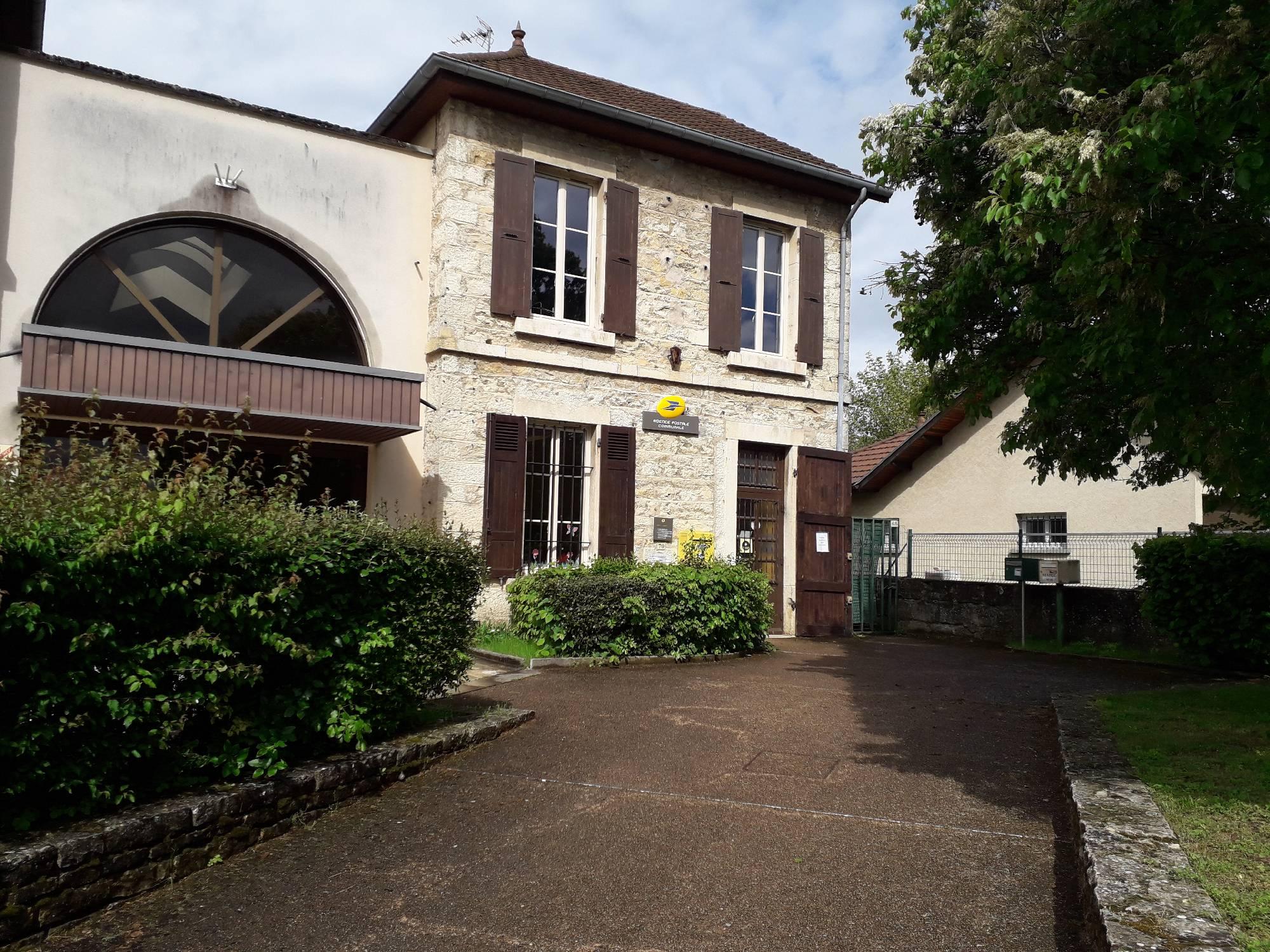 La Poste Agence Communale ST HILAIRE DE BRENS Mairie (38460) La Poste