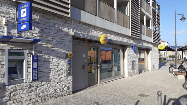 Photo du point La Poste LA TOUR DE SALVAGNY
