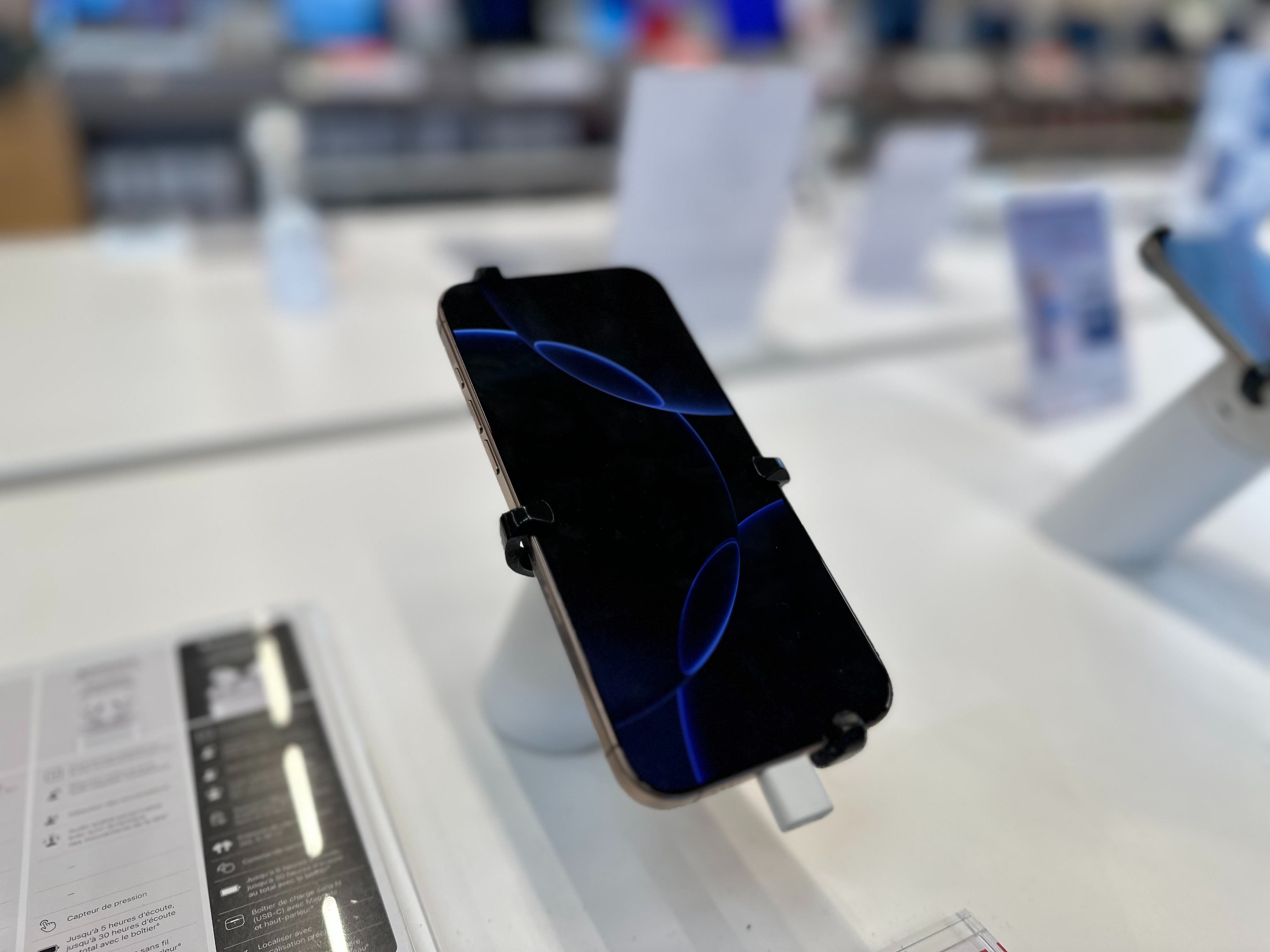 iphone 16 pro max disponible chez Boulanger Creil-Saint Maximin