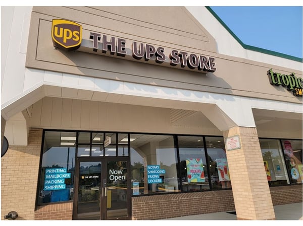 Facade of The UPS Store Herndon