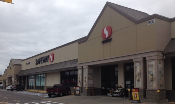 Safeway Store Front Picture at 900 E Meridian Ave in Milton WA