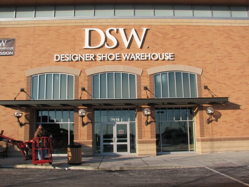 dsw store near me now