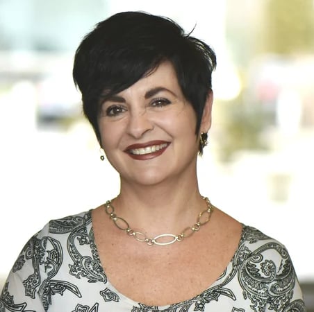 Photo of Lori Simón