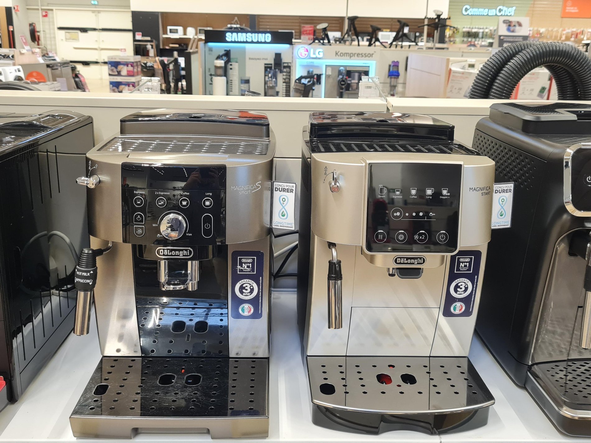 Deux broyeurs Delonghi dans notre magasin Boulanger St Quentin