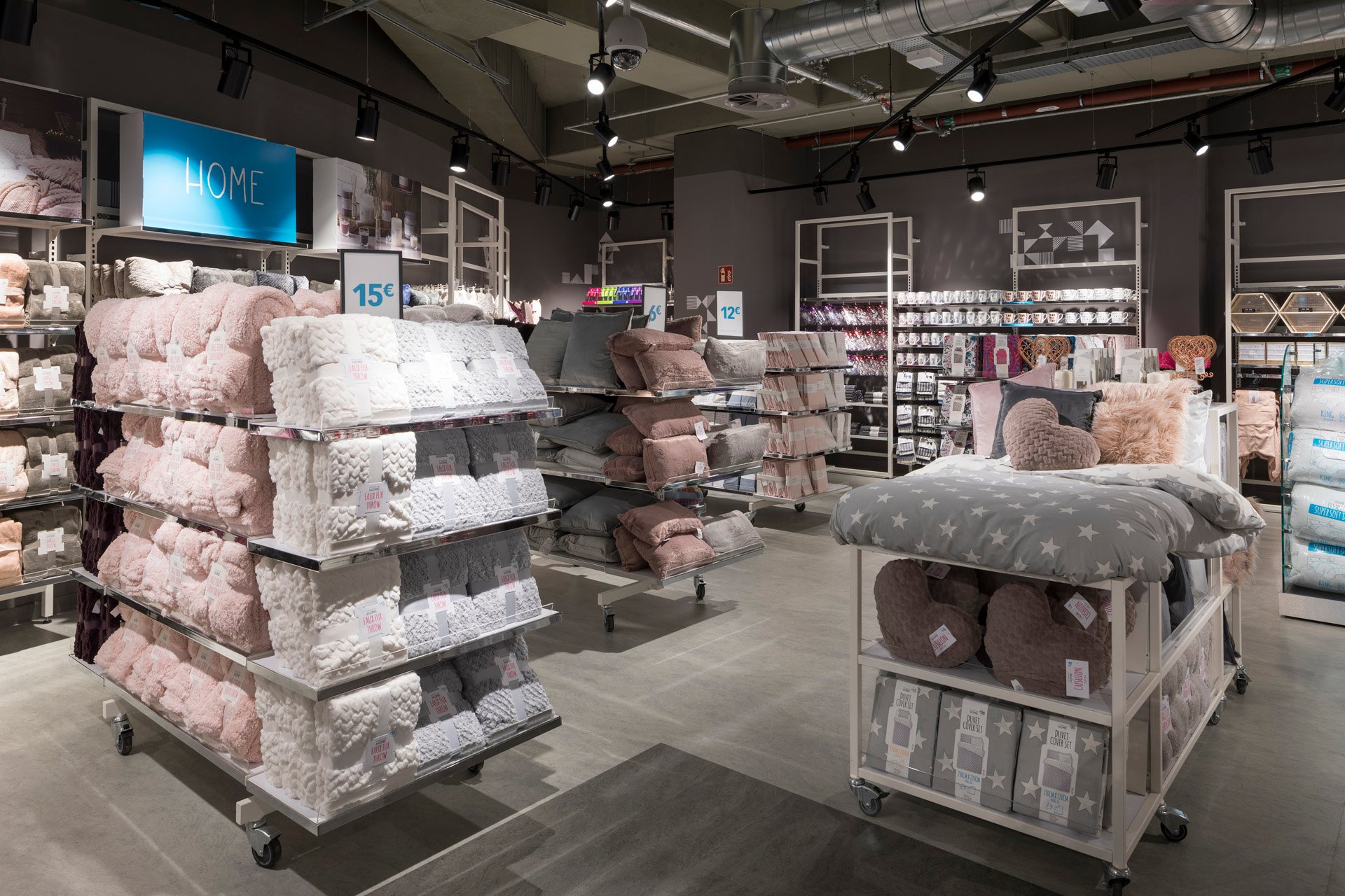 Primark Bielefeld Take Care Stay Safe