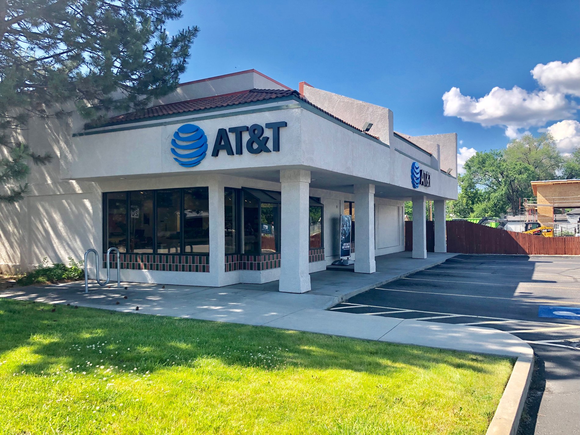 Broadway Avenue Store Apple iPhone 12 and Samsung Devices Boise, ID AT&T