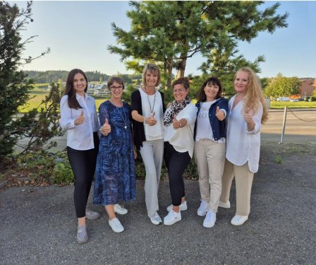 Unser Mode Team berät und bedient Sie sehr gerne!