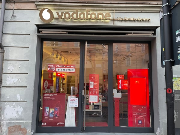 Vodafone Store | Via Emilia Centro