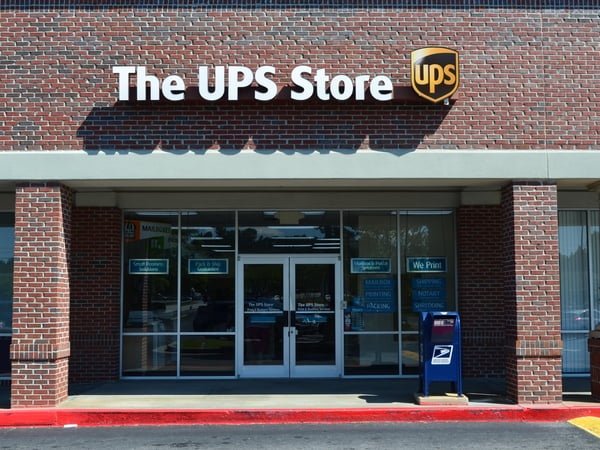 Fachada de The UPS Store Powder Springs