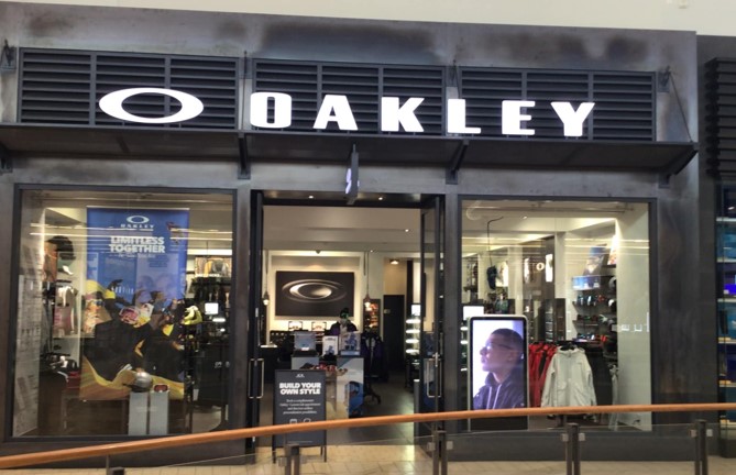 Oakley Store, 6455 Macleod Trail SW Calgary, AB | Men’s and Women’s ...