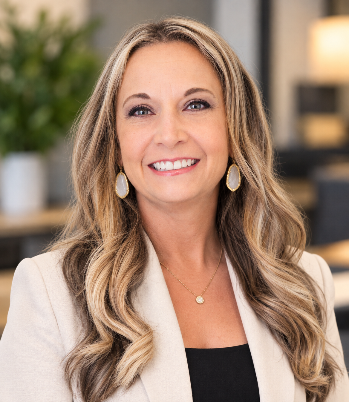 Bethany Snow | Agency Owner - Bethany is the owner of the agency and has more than 20 years of experience representing Allstate, beginning her career on the corporate side before transitioning into agency leadership and ownership. A Bullard native and proud Bullard ISD alumna.”