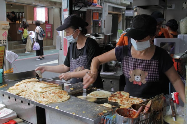 手軽においしい麺やご飯、街角グルメを食べ歩き  お手頃・小吃オールスターズ！【台湾　台北】