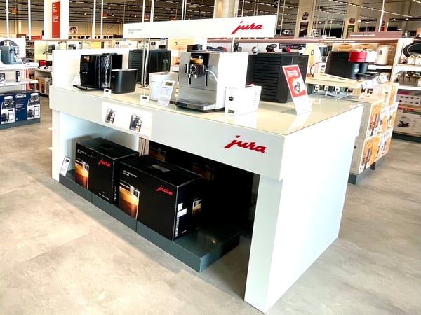 Espace électroménager 

jura

La petite affaire créée il y a 90 ans sous l’impulsion d’un homme est devenue une entreprise internationale présente dans une cinquantaine de pays. JURA s’est élevée au rang d’acteur mondial et est aujourd’hui leader de l’innovation sur le marché des machines automatiques à spécialités de café. 

de votre magasin Boulanger Saint-Nazaire - Trignac