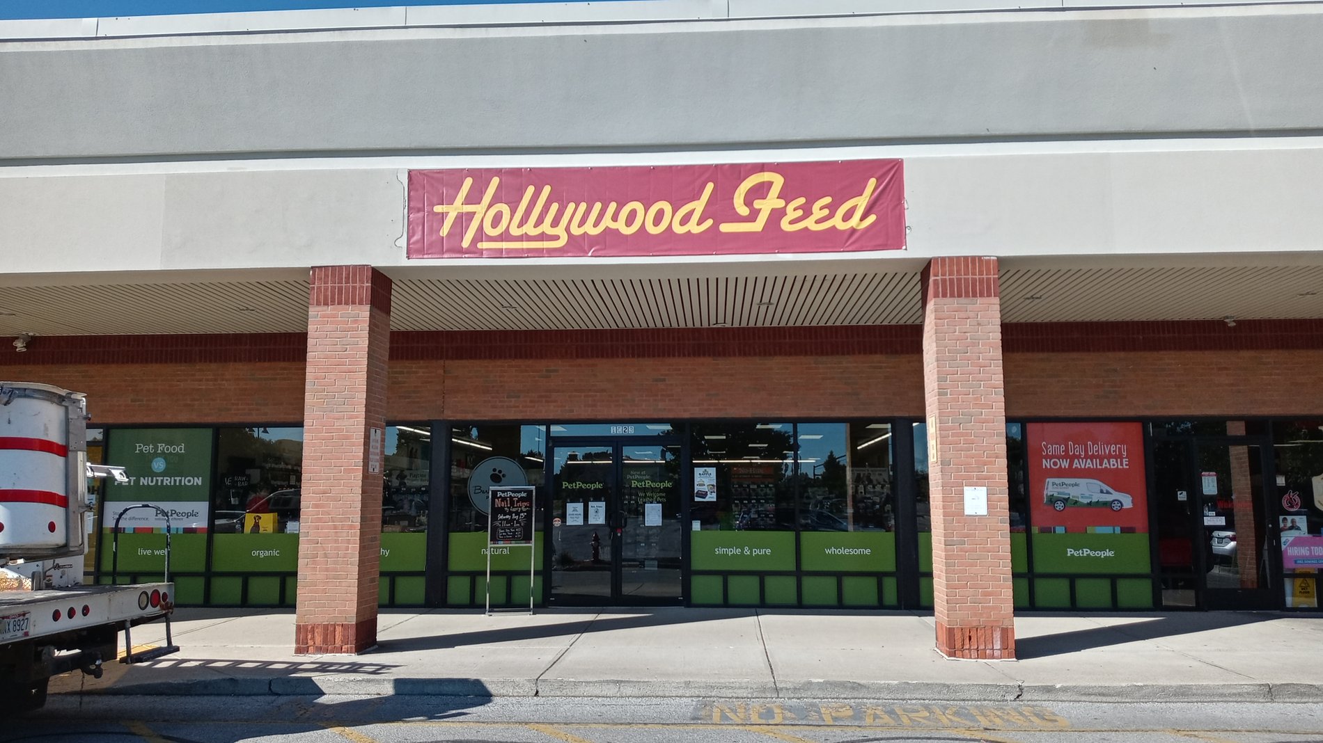 Hollywood Feed Pickerington: {KEYWORDS} in Pickerington, OH