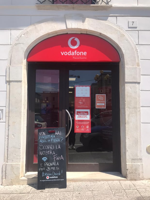 Vodafone Store | Piazza Del Duomo