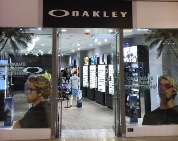 Oakley showroom best sale