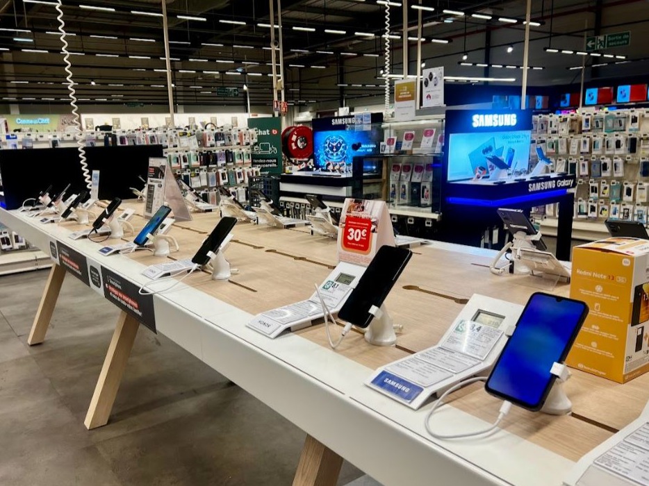 Tables smartphones - Boulanger Pontault-Combault