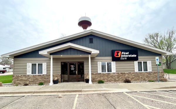 Exterior image of First Interstate Bank in Crooks, SD.