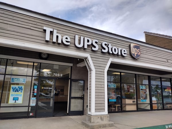 Facade of The UPS Store Common Wealth Center
