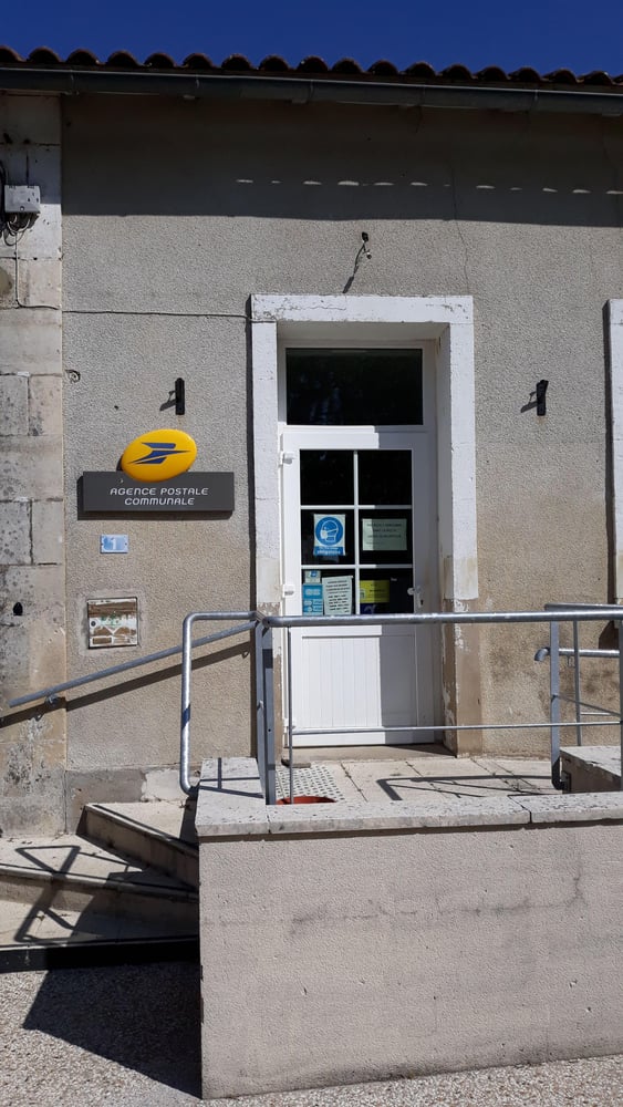 Photo du point La Poste Agence Communale FLEAC SUR SEUGNE Mairie