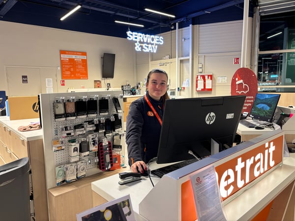 pauline Conseillère Service Client