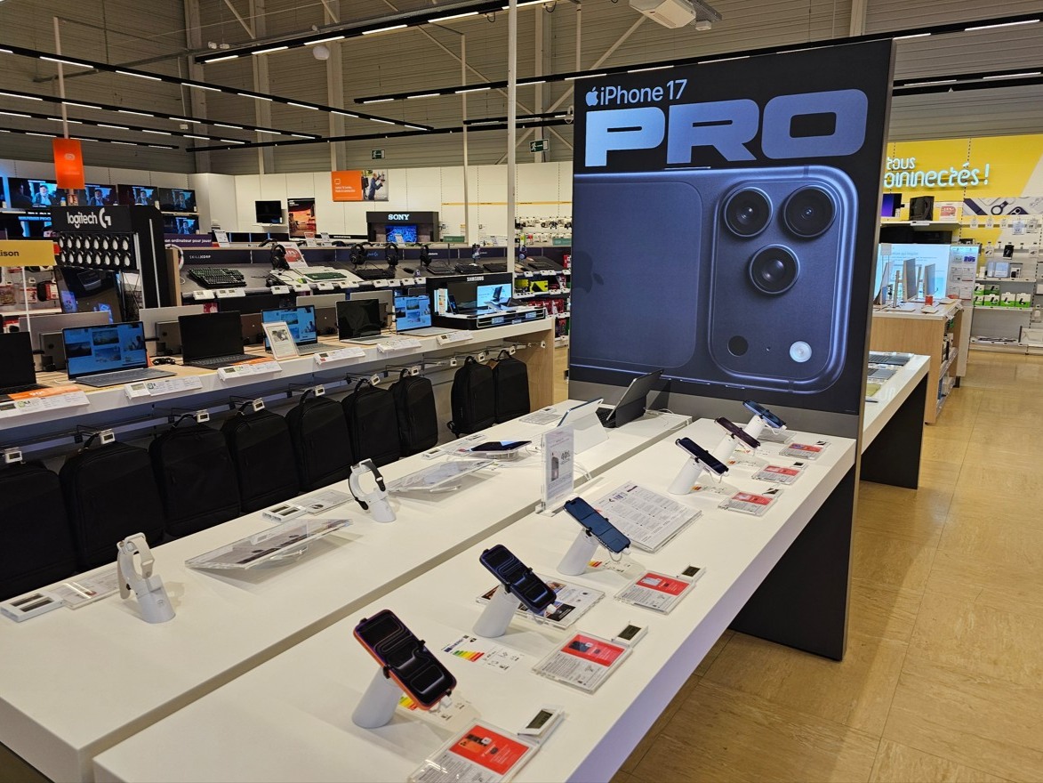 Gamme iPhone à  Boulanger La Rochelle Angoulins