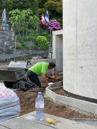 Selim Giardini - Posa bordure in cemento