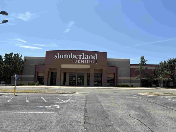 Wichita Slumberland Furniture parking lot