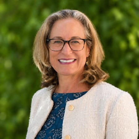 Photo of Laurie Creekbaum