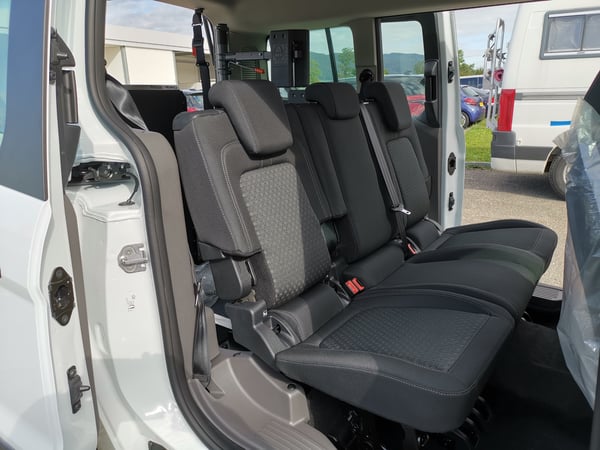 Ford Grand Tourneo 5 places + 1 fauteuil