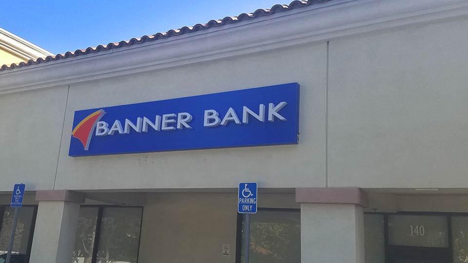 Banner Bank  branch in Glendora, California