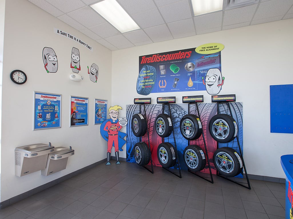 Tire Discounters Jeffersonville tires, alignment, brakes, autoglass