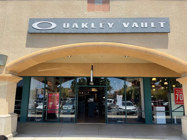 Oakley Vault 850 Ventura Blvd Camarillo CA Men s and Women s Sunglasses Goggles Apparel