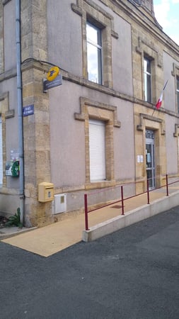 Photo du point La Poste Agence Communale BELLEVIGNE EN LAYON Mairie