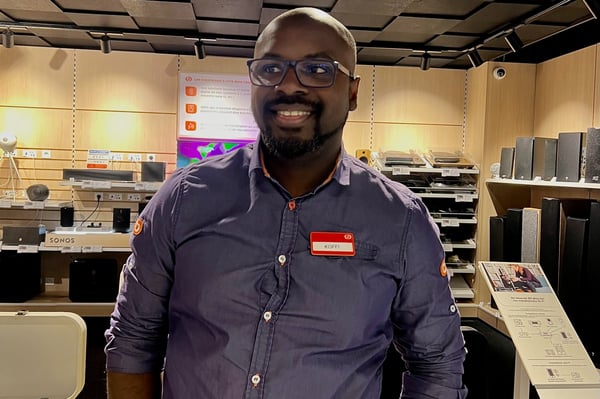 Koffi, responsable univers confort au Boulanger Villebon