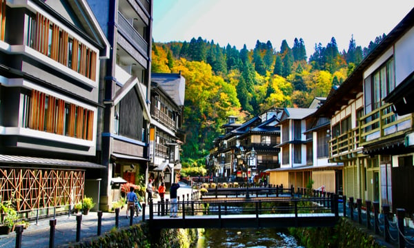 銀山温泉のようす（昼）