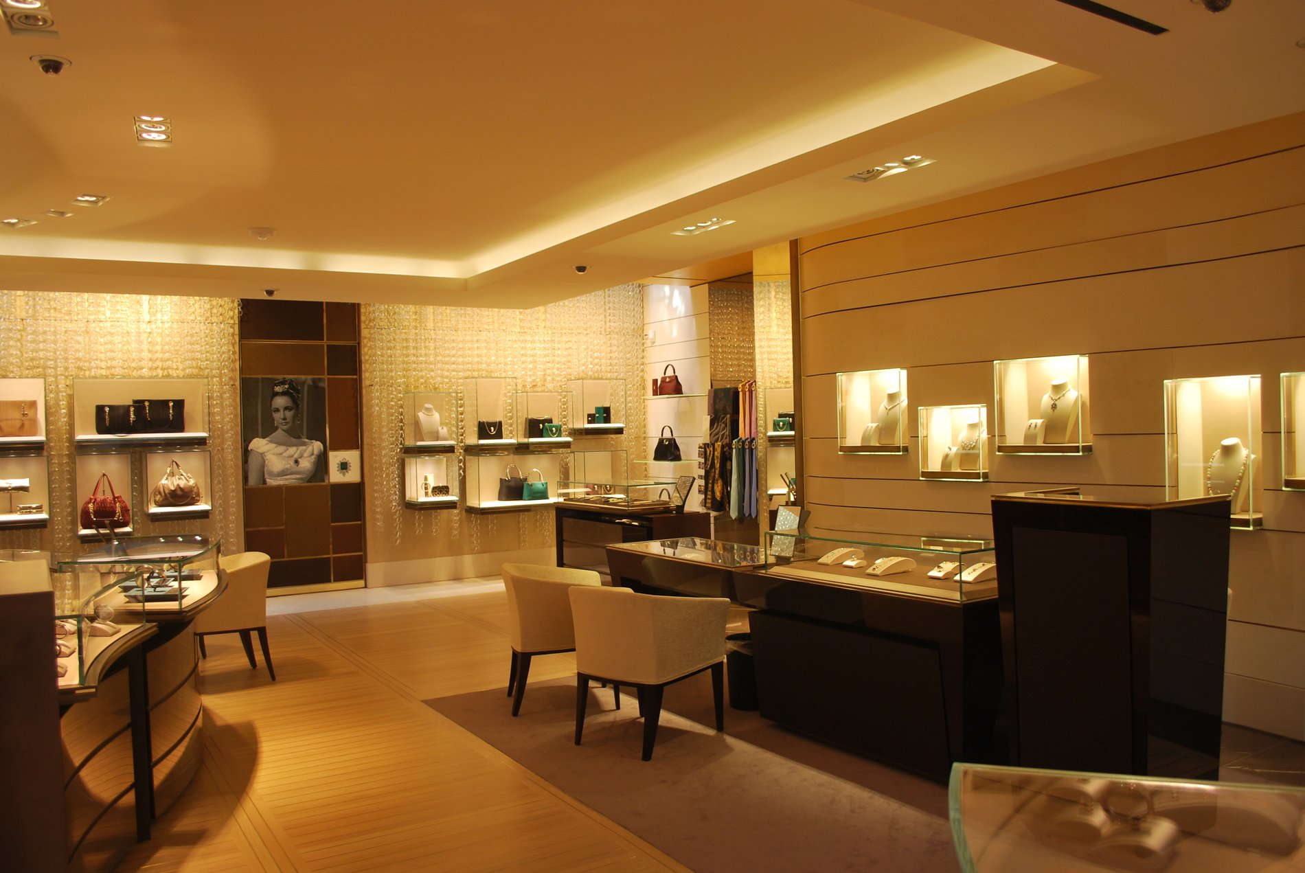 BULGARI | Fine Italian Jewellery, Watches & Luxury Goods in Beverly Hills,  401 North Rodeo Drive