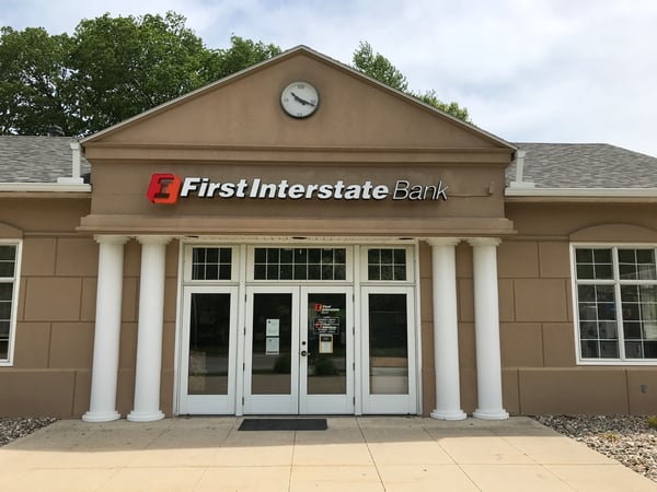 Exterior image of First Interstate Bank in Bethany, Missouri.