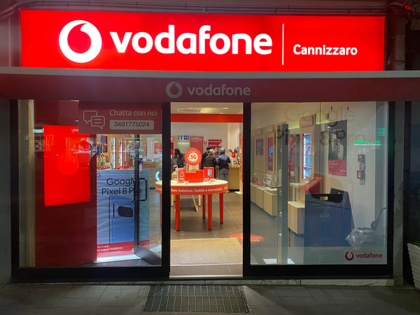 Vodafone Store Cannizzaro - Consulenza su servizi di telefonia mobile e fissa per privati e aziende.