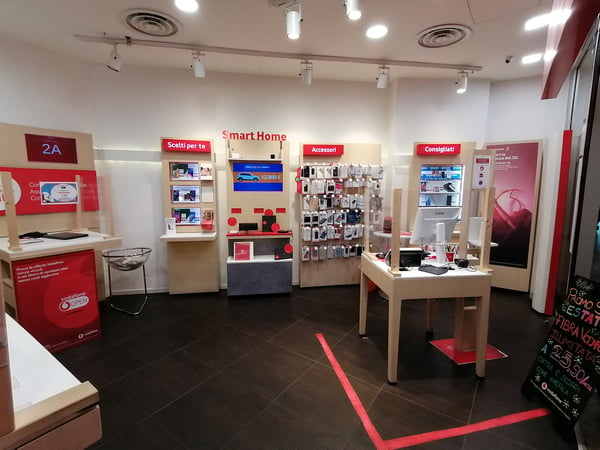 Vodafone Store | Le Gru 2