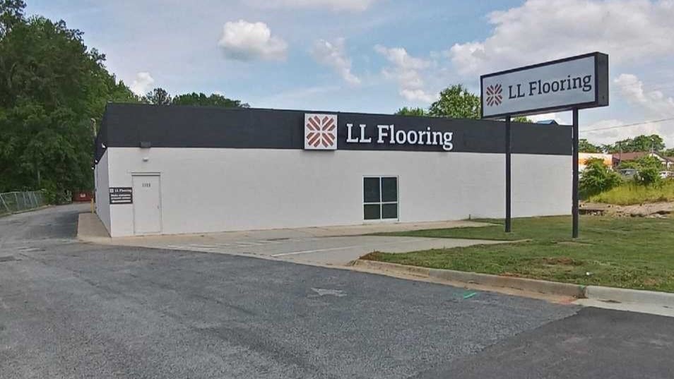 LL Flooring #1455 Tuscaloosa | 3305 McFarland Blvd. East | Storefront