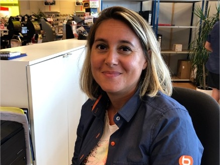 Angélique conseillère service clients au magasin Boulanger Mâcon