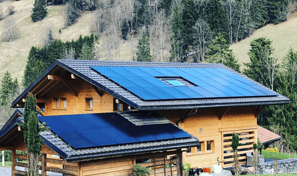 Panneaux photovoltaïques en surimpositions