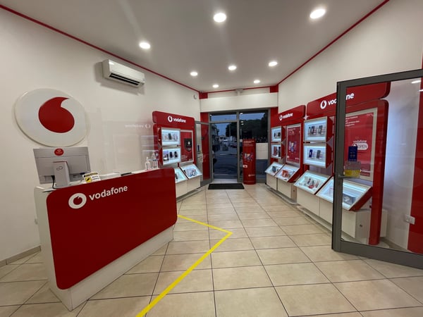 Vodafone | Piazza IV Novembre