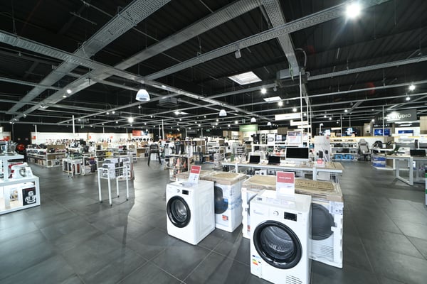Intérieur magasin boulanger Charleville.