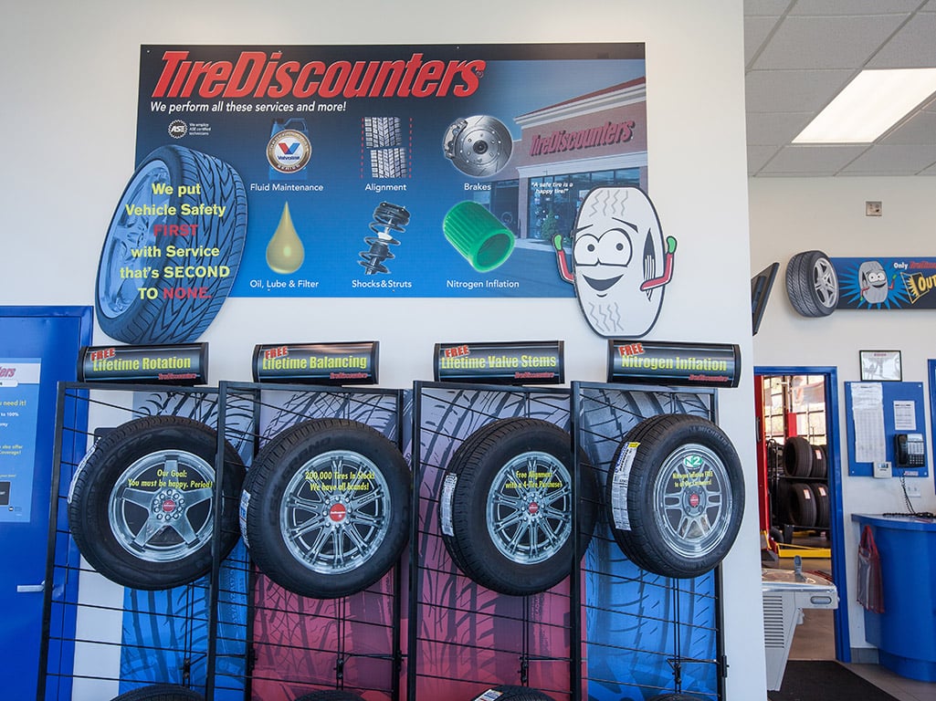 Tire Discounters Dixie tires, alignment, brakes, autoglass in