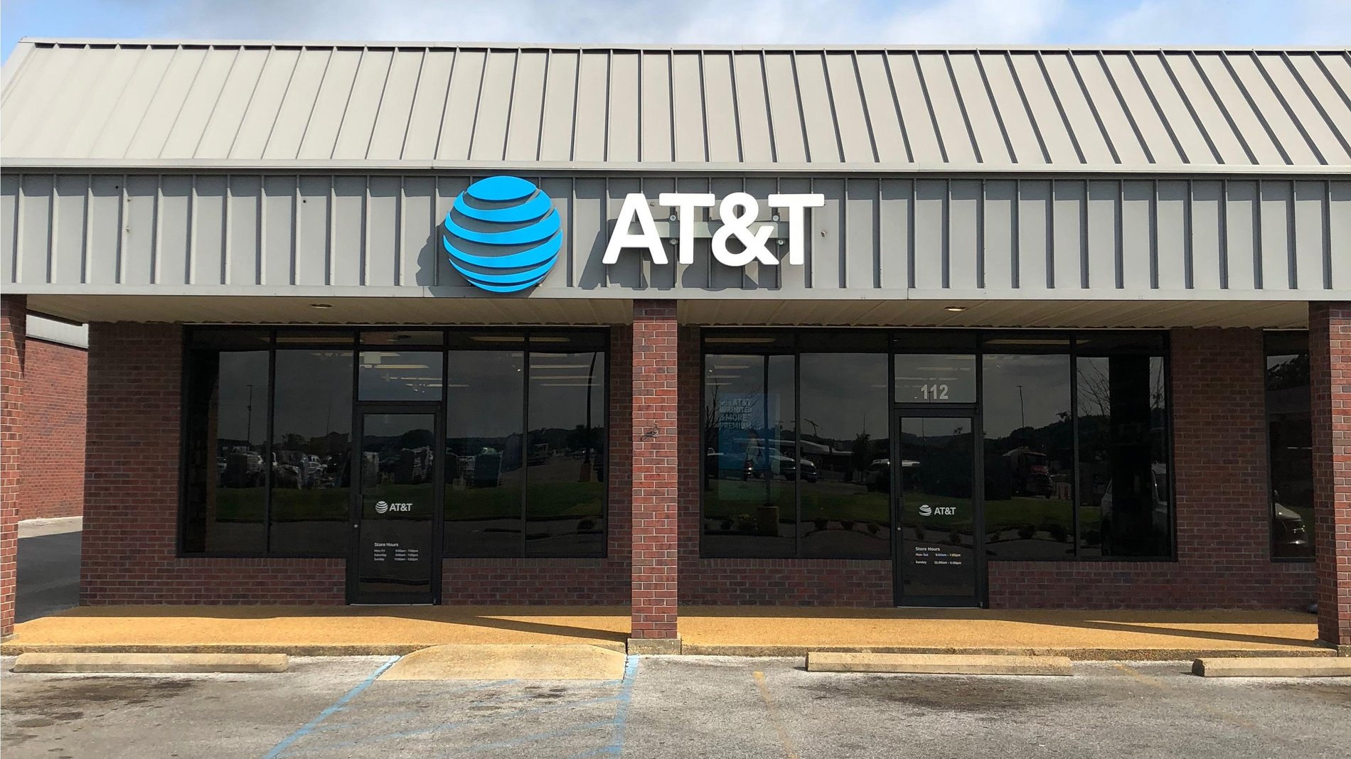 AT&T Store - New Albany – iPhone SE w/ Curbside Pickup - New Albany, MS