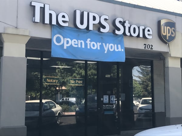 Facade of The UPS Store Mangrove