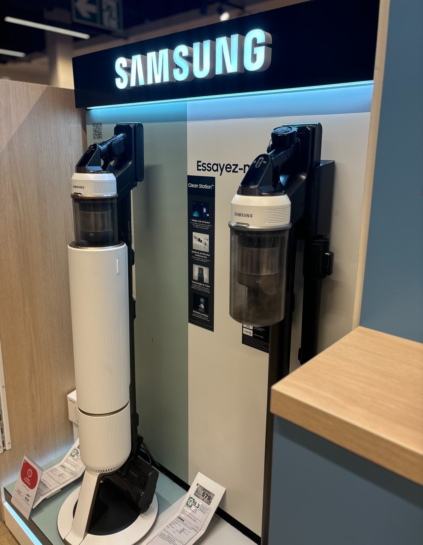 Aspirateur balai SAMSUNG, Boulanger Lille Esquermoise
